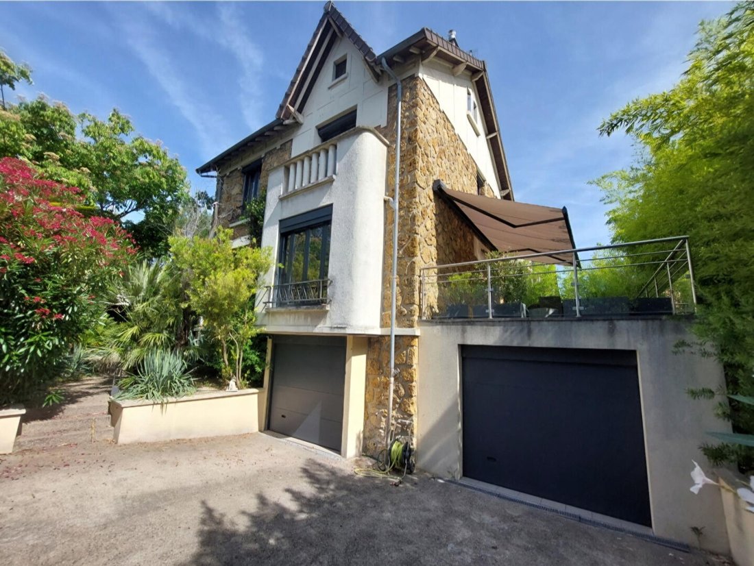 Villa in La Fontaine-Parc des Sceaux-Croix de Berny-Centre Ville, Antony, France 1 - 18224421