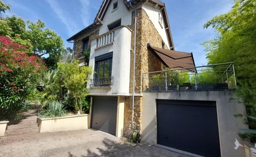 Villa in La Fontaine-Parc des Sceaux-Croix de Berny-Centre Ville, Antony, France 1
