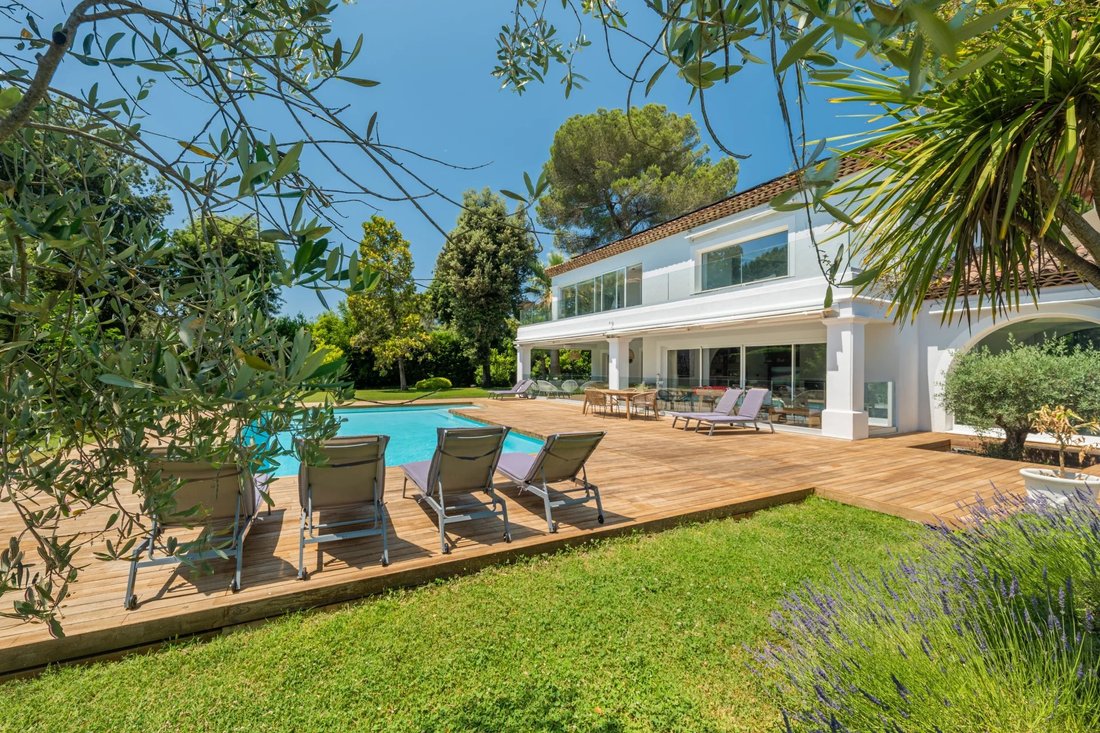 Villa in Valbonne, Provence-Alpes-Côte d'Azur, France 1 - 18360301