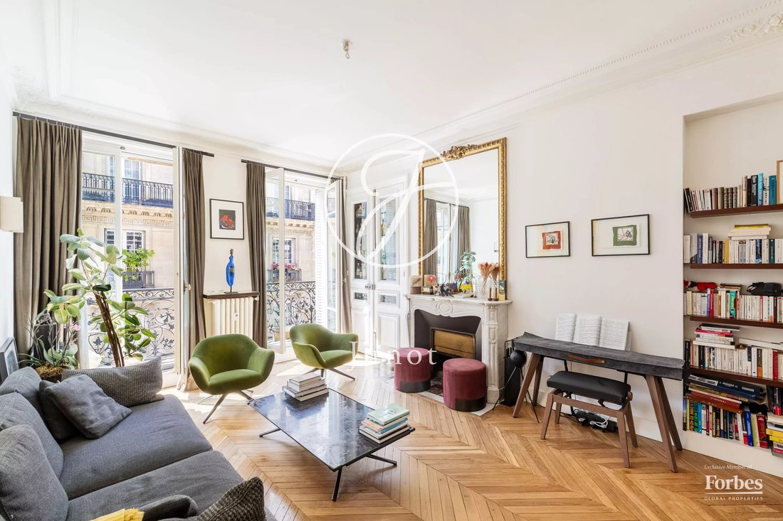 Apartment in Europe, Paris 8e Arrondissement, Paris 1 - 18360286