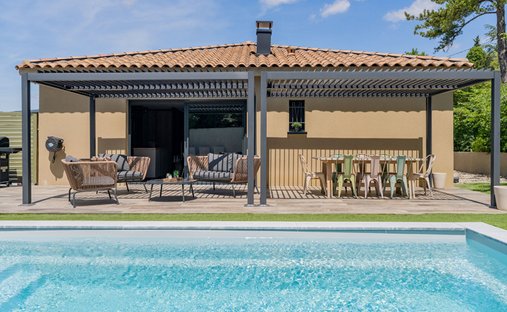 Villa in Saint-Zacharie, Provence-Alpes-Côte d'Azur, France 1