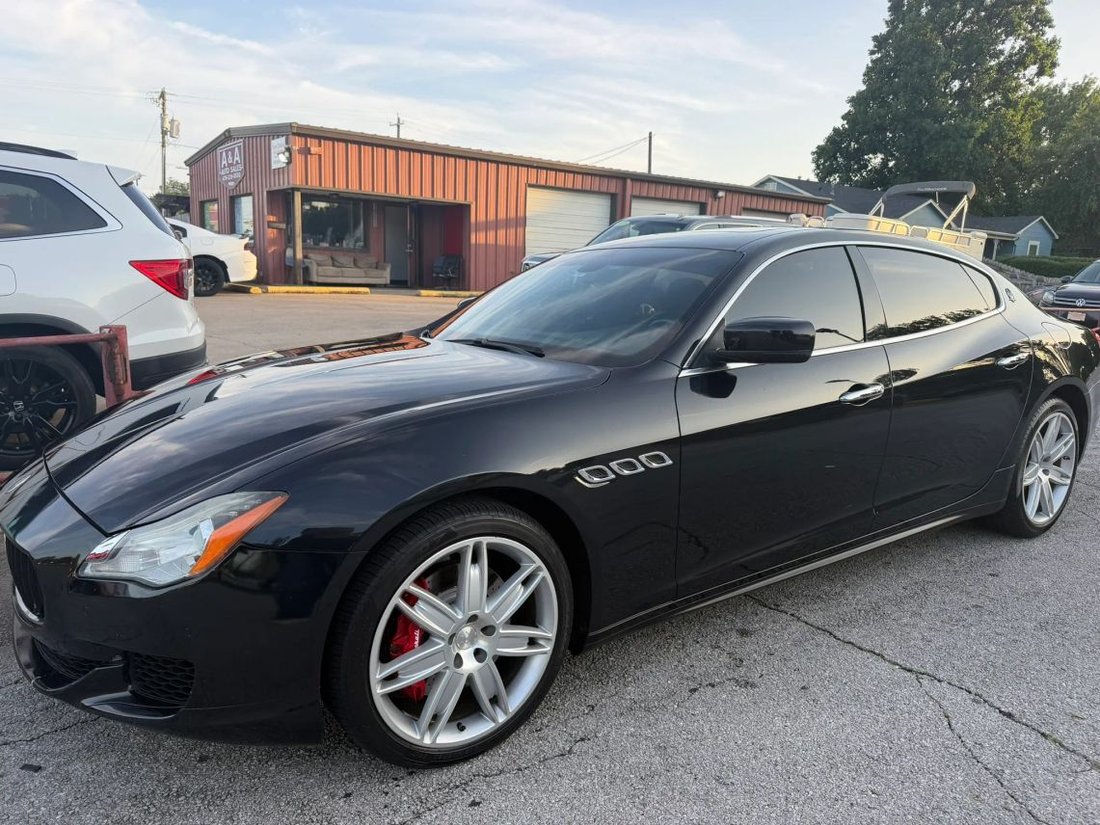 Sedan in Fayetteville, AR, United States 1 - 18360396