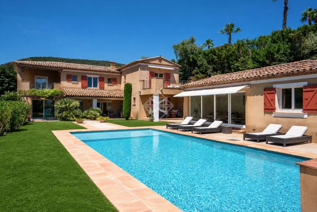 Estate in Grimaud, Provence-Alpes-Côte d'Azur, France 1 - 18360282