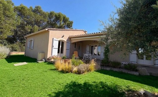 House in Buisson, Provence-Alpes-Côte d'Azur, France 1