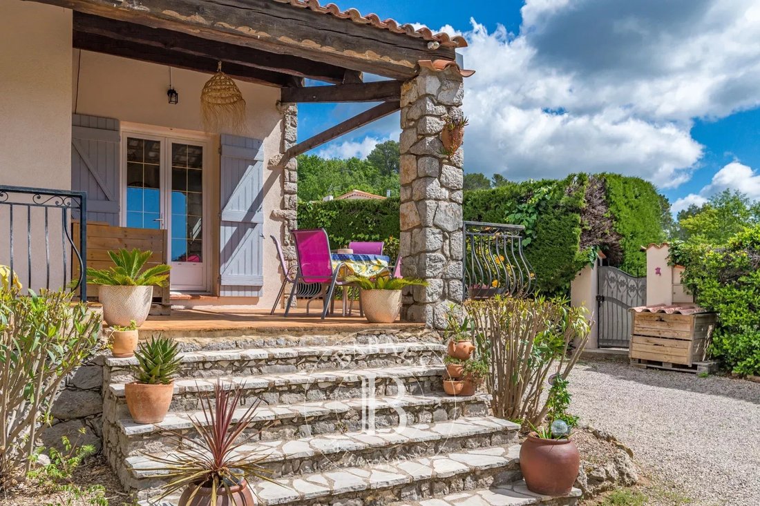 Haus in Bagnols-en-Forêt, Provence-Alpes-Côte d'Azur, Frankreich 2 - 18344461