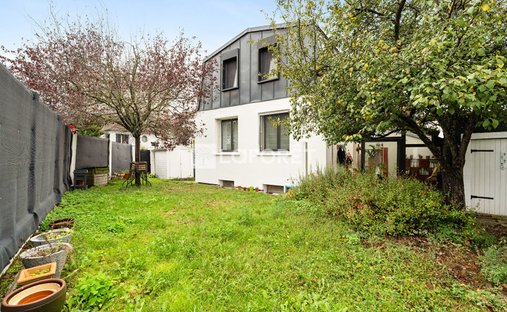 Villa in Plateau-Grèves-Europe-Gare du Stade-Fossés Jean, Colombes, France 1