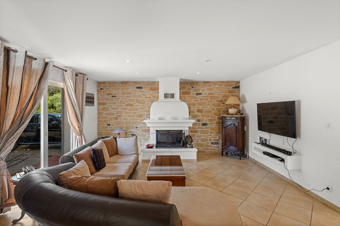 Villa in Montfort-sur-Argens, Provence-Alpes-Côte d'Azur, France 3 - 18360697