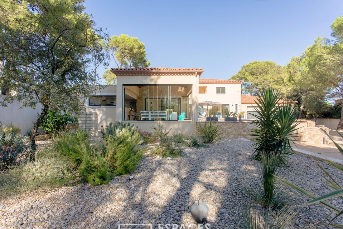 Villa in Nages-et-Solorgues, Occitania, France 3 - 18360917