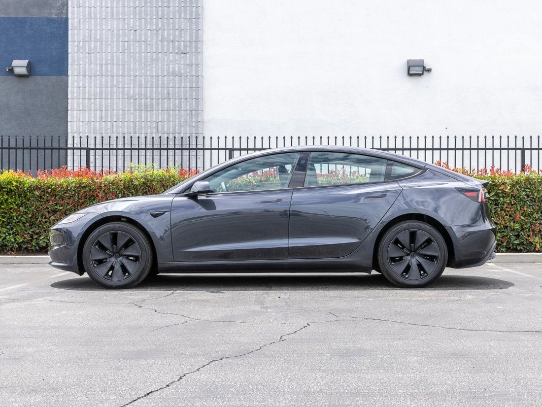 Sedan in Azusa, CA, United States 5 - 18338009