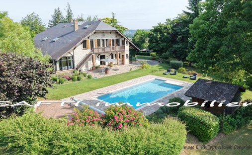 House in Freneuse, Ile-de-France, France 1