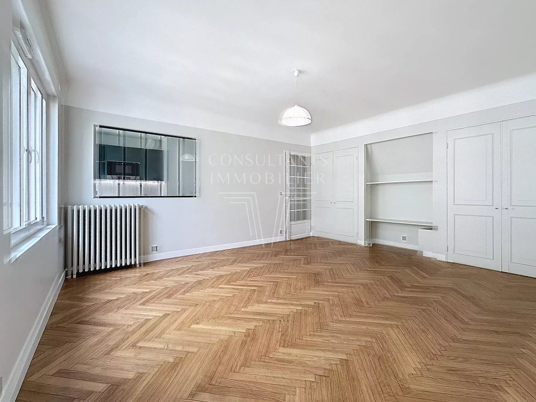 Apartment in Gros Caillou, Paris 7e Arrondissement, Paris 3 - 18360348