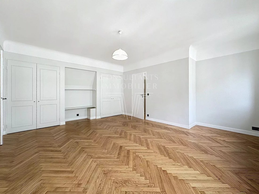 Apartment in Gros Caillou, Paris 7e Arrondissement, Paris 4 - 18360348