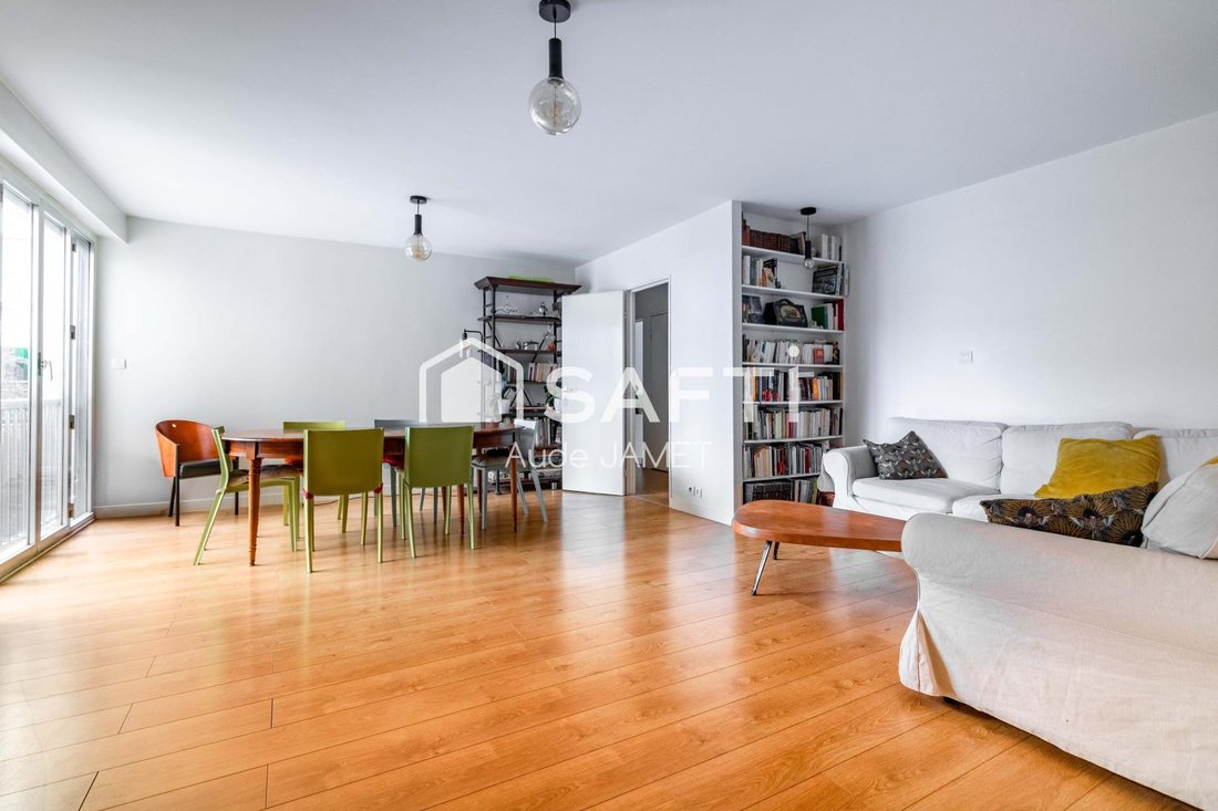 Apartment in Domaine National du Château, Versailles, France 2 - 18361470