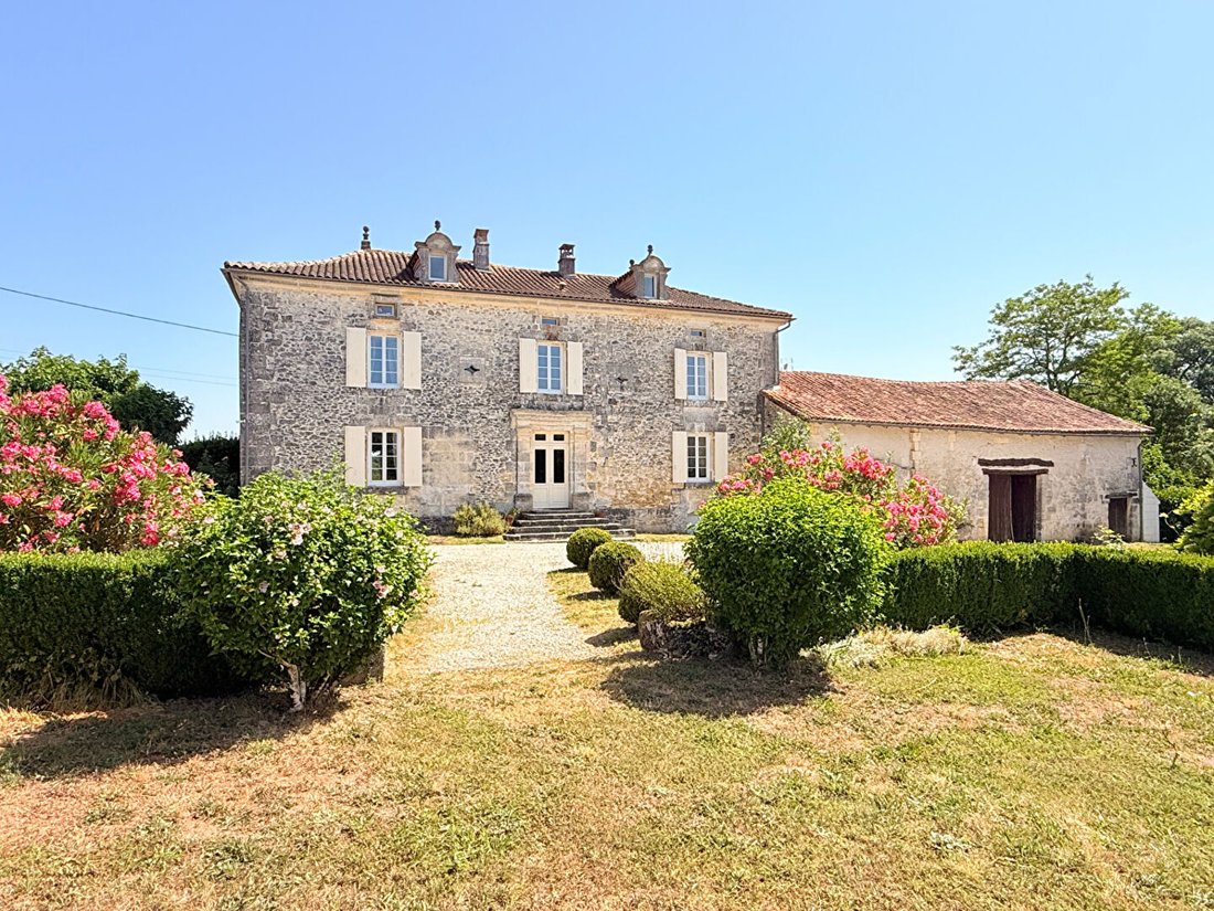 Villa in Verteillac, Nouvelle-Aquitaine, France 4 - 18360638