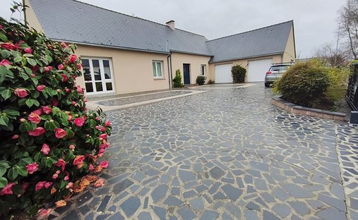 Villa in Bréville-sur-Mer, Normandy, France 1