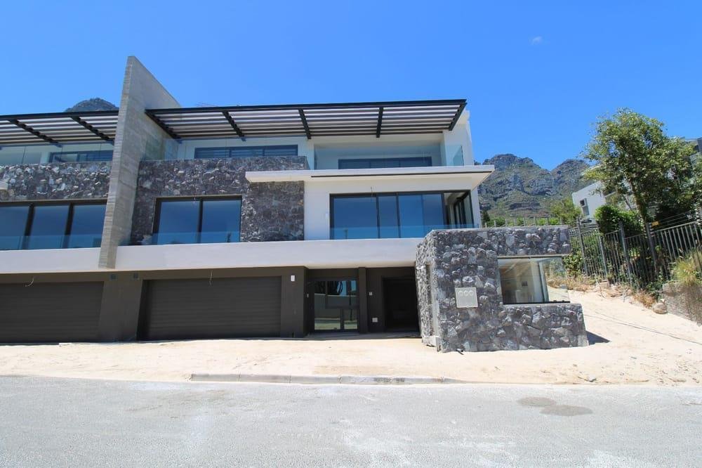 Condo in Bakoven, Cape Town, South Africa 1 - 18360994