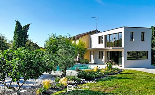 Villa in Saint-Martial-d'Artenset, Nouvelle-Aquitaine, France 1