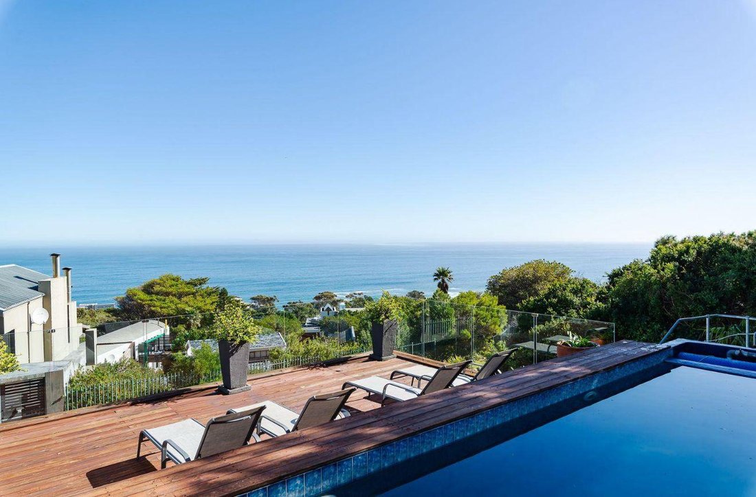 House in Bakoven, Cape Town, South Africa 3 - 18361004