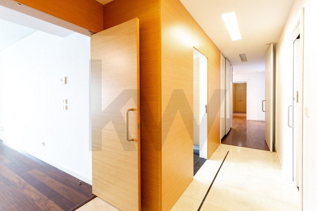 Apartment in Alvalade, Lisbon, Portugal 2 - 18236380