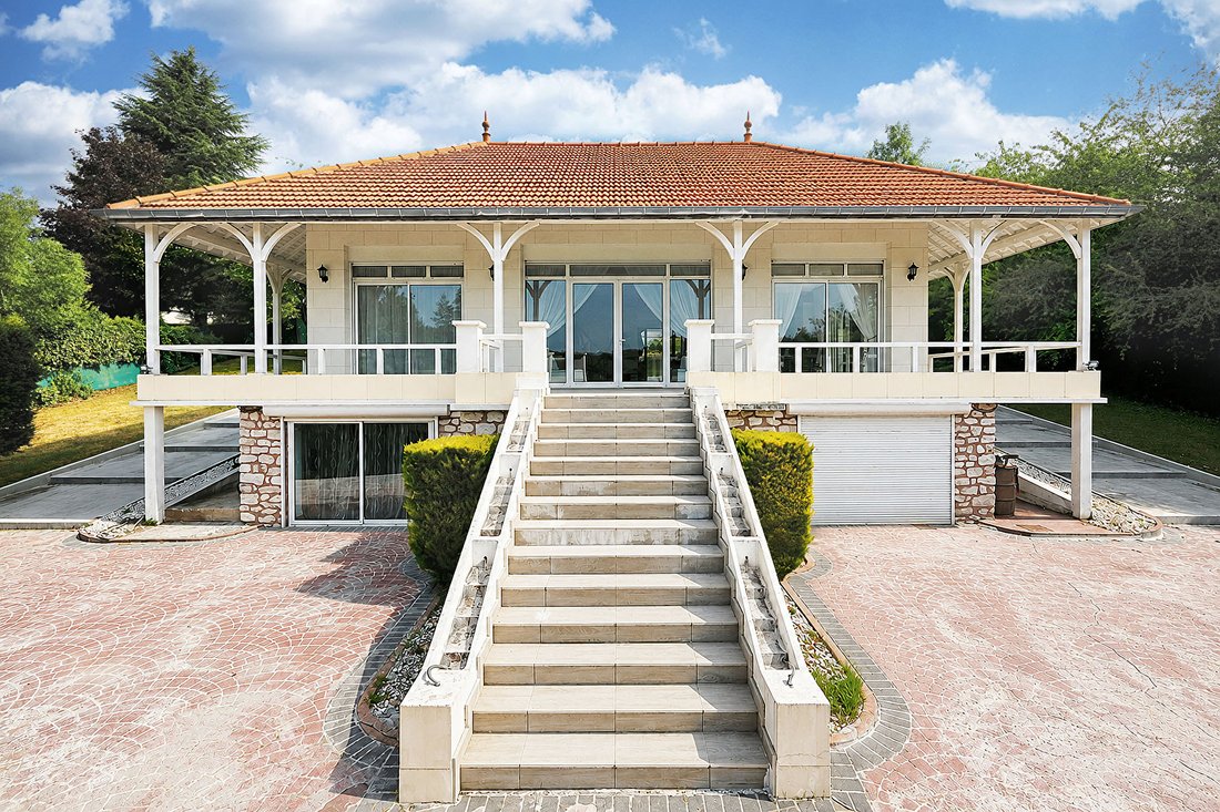 Villa in Crecy-la-Chapelle, Ile-de-France, France 1 - 18360830