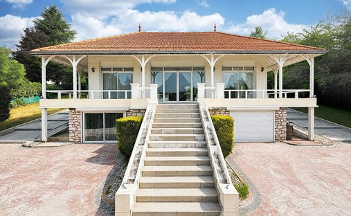 Villa in Crecy-la-Chapelle, Ile-de-France, France 1