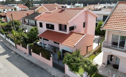 Villa in Aroeira, Charneca de Caparica e Sobreda, Portugal 1