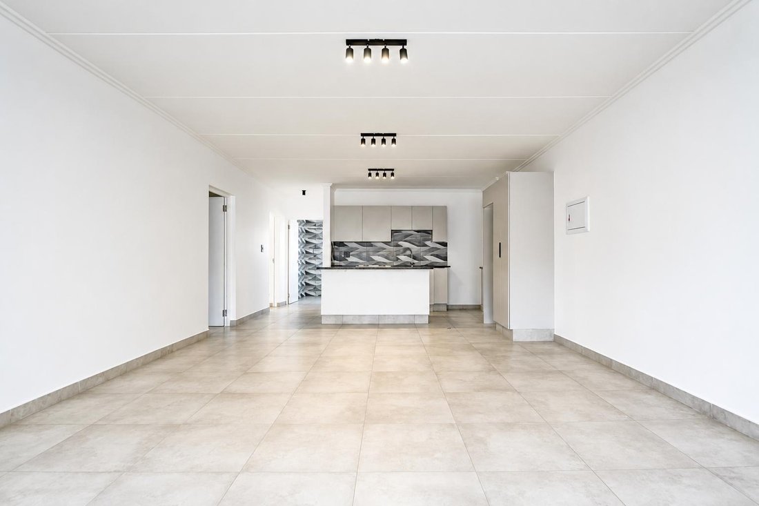 Estate in Benoni North AH, Gauteng, South Africa 4 - 18320317
