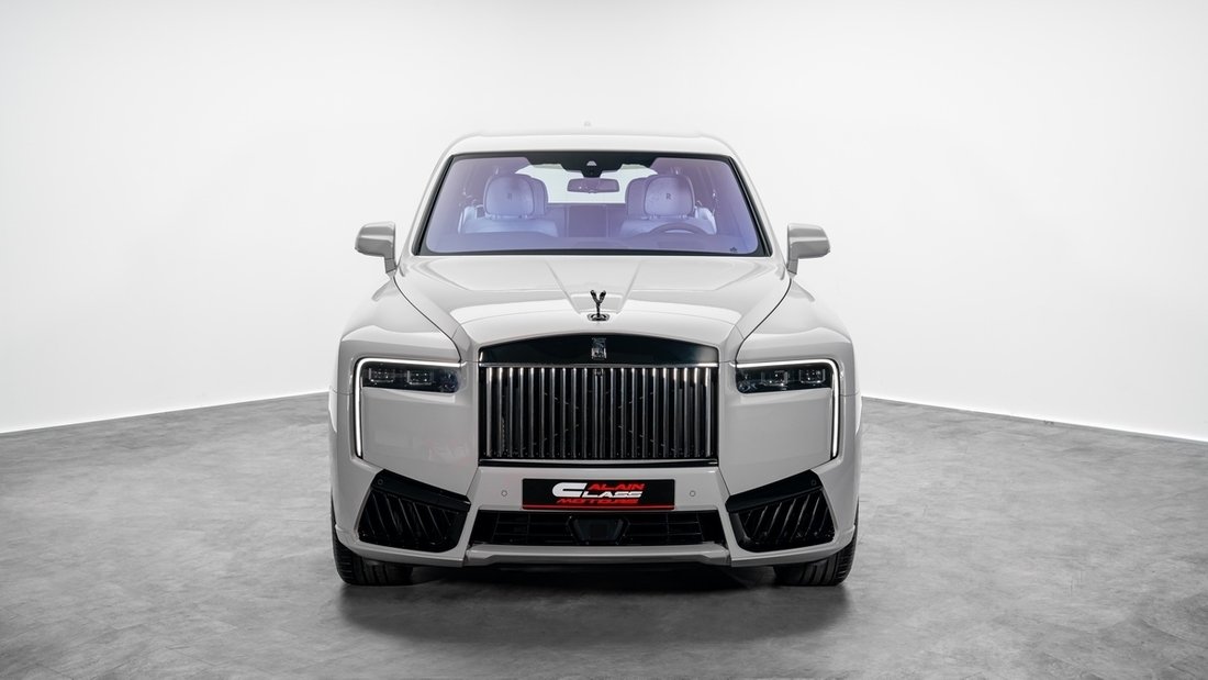 Suv in Dubai, United Arab Emirates 3 - 18361268