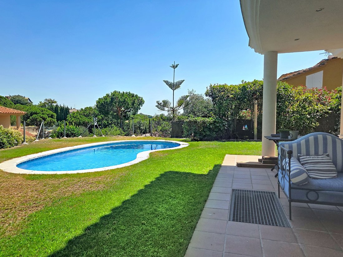 Villa in Premia de Dalt, Catalonia, Spain 2 - 18361228