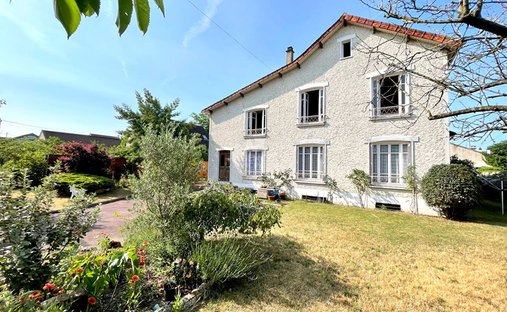 House in Basses Roches, Conflans-Sainte-Honorine, France 1