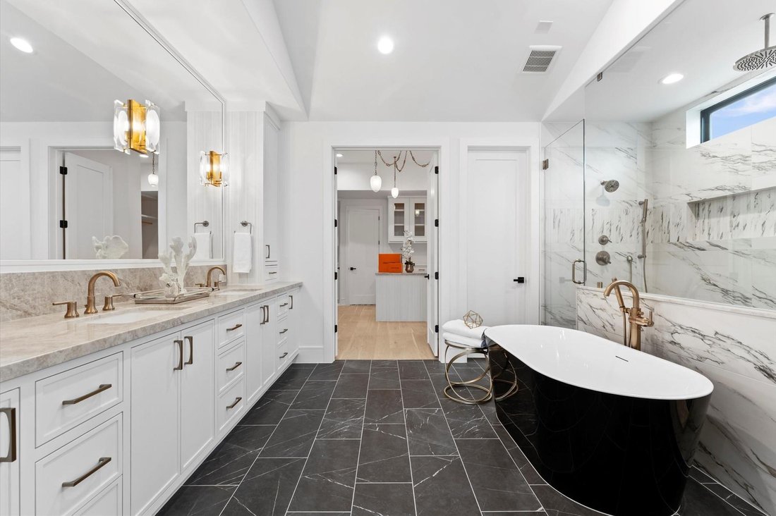 House in Houston, Texas, United States 3 - 18362406