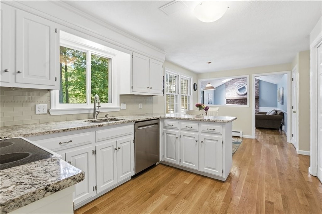 House in Beverly, Massachusetts, United States 2 - 18125404