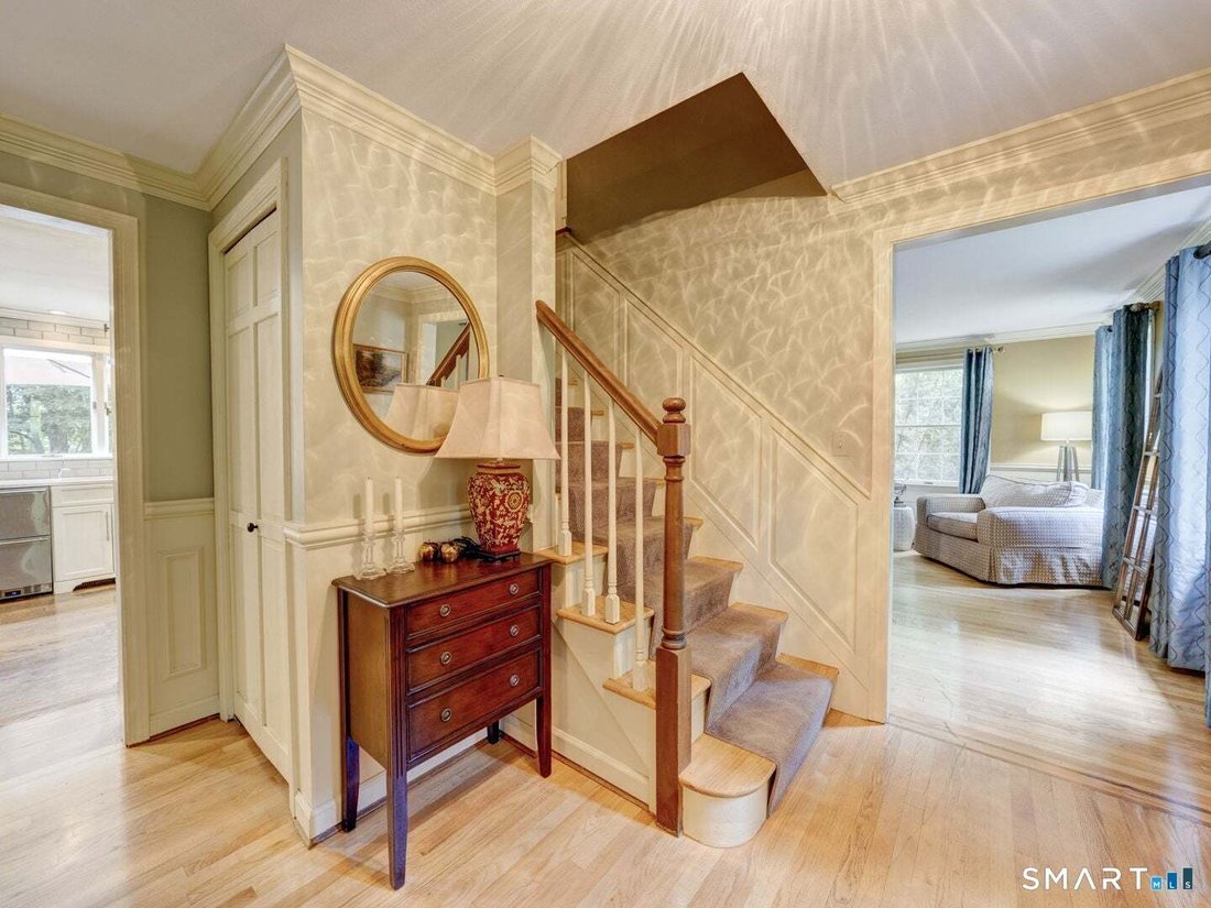 House in Southington, Connecticut, United States 4 - 18363690