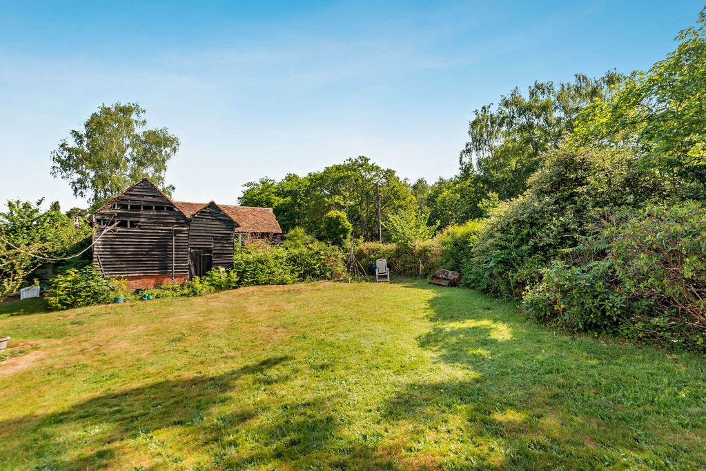 House in Shere, England 4 - 18361943