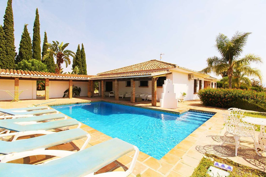 Finca in Alhaurin de la Torre, Andalusia, Spain 1 - 18367118