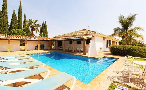 Finca in Alhaurin de la Torre, Andalusia, Spain 1