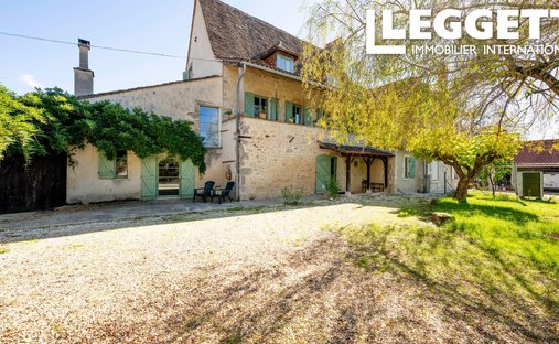 House in Saint-Martin-de-Gurson, Nouvelle-Aquitaine, France 1