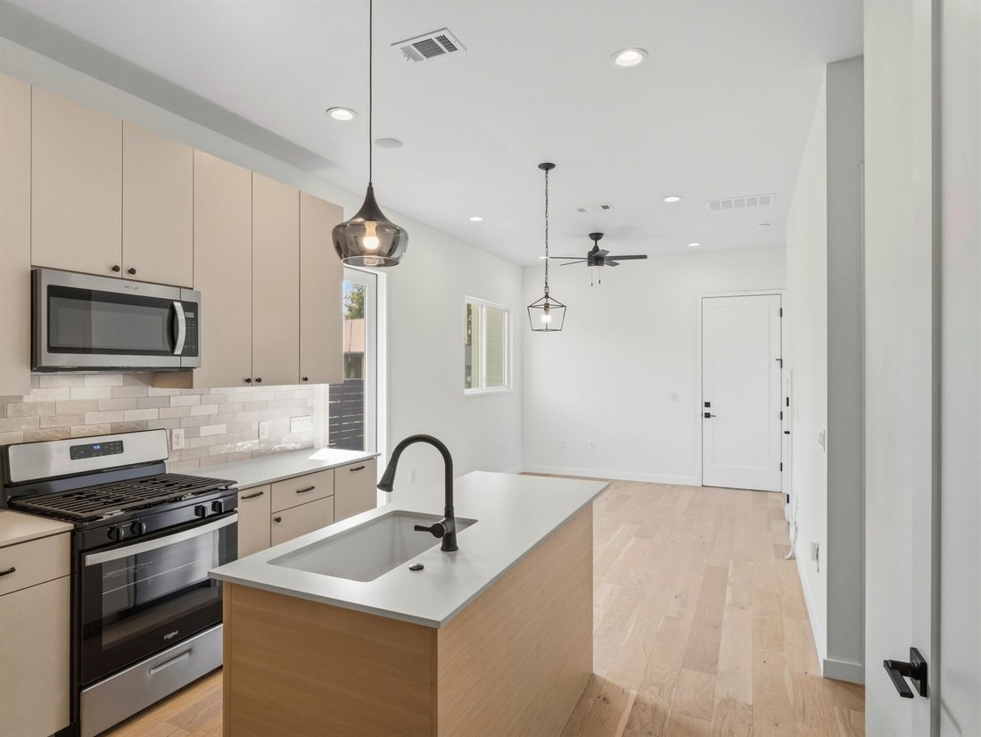 House in Austin, Texas, United States 5 - 18366194