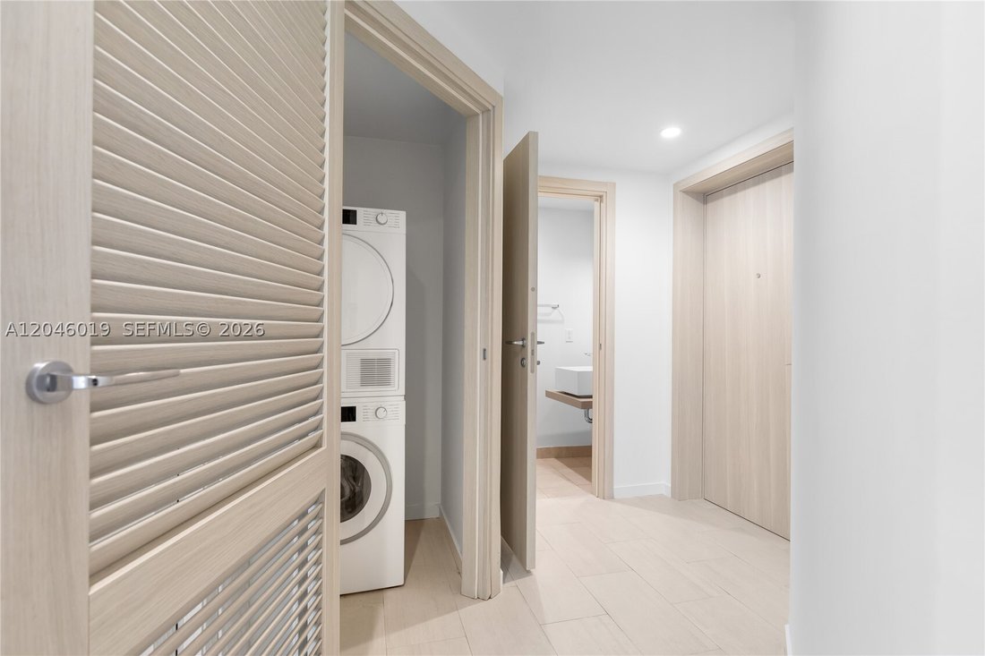 Condo in Miami, Florida, United States 5 - 18366115