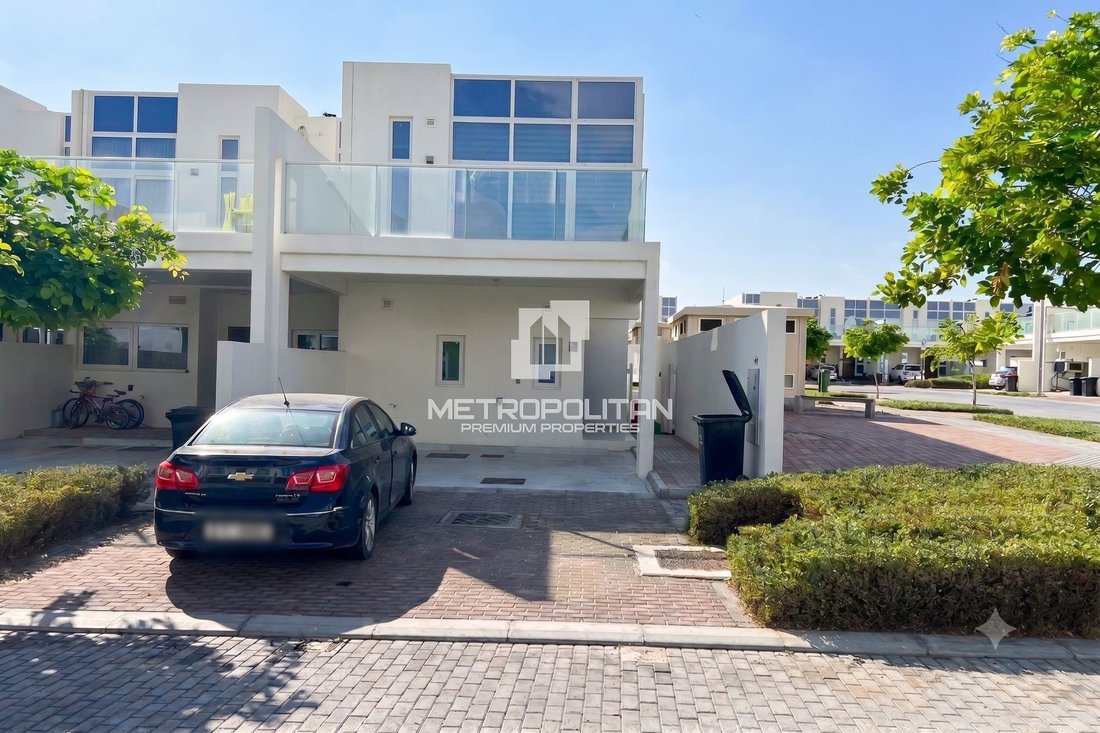 Townhouse in Damac Hills 2, Dubai, United Arab Emirates 1 - 18093883