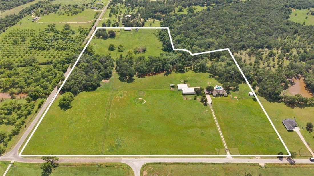 House in Elgin, Texas, United States 2 - 18362672