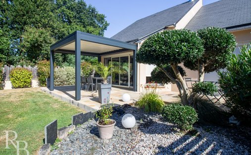 House in Le Tour-du-Parc, Brittany, France 1