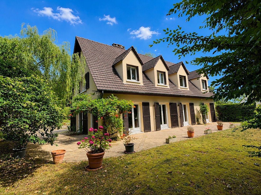 House in Forêt, Saint-Germain-en-Laye, France 2 - 18363548