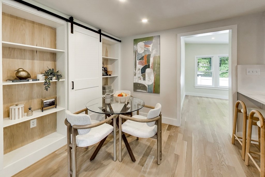 Condo in Winchester, Massachusetts, United States 4 - 18366458