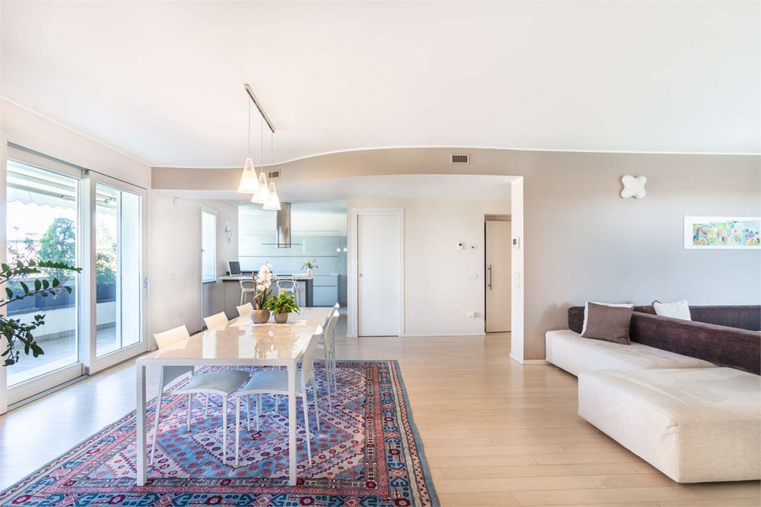 Apartment in Ronchi, Gallarate, Lombardy 4 - 18365407