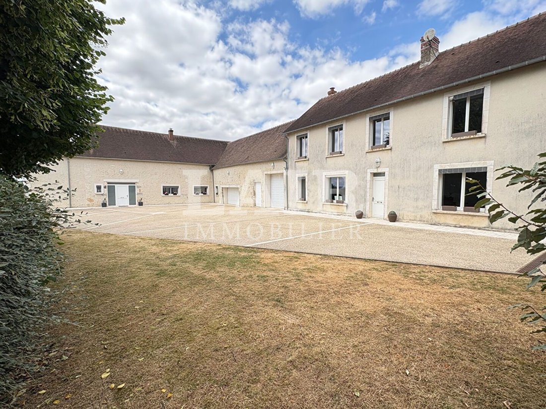 House in Alencon, Normandy, France 1 - 18363072