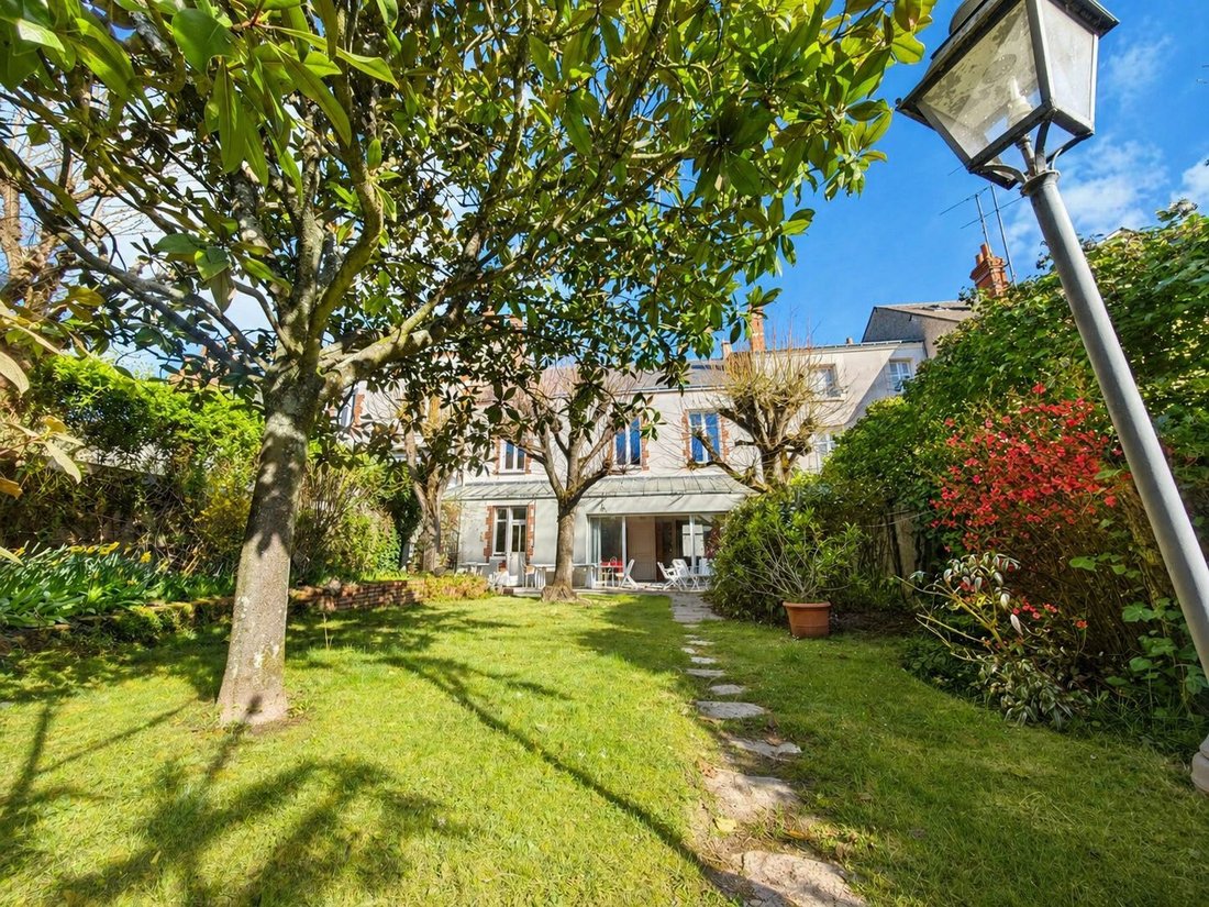 House in Sanitas-Rotonde, Tours, France 1 - 18369662