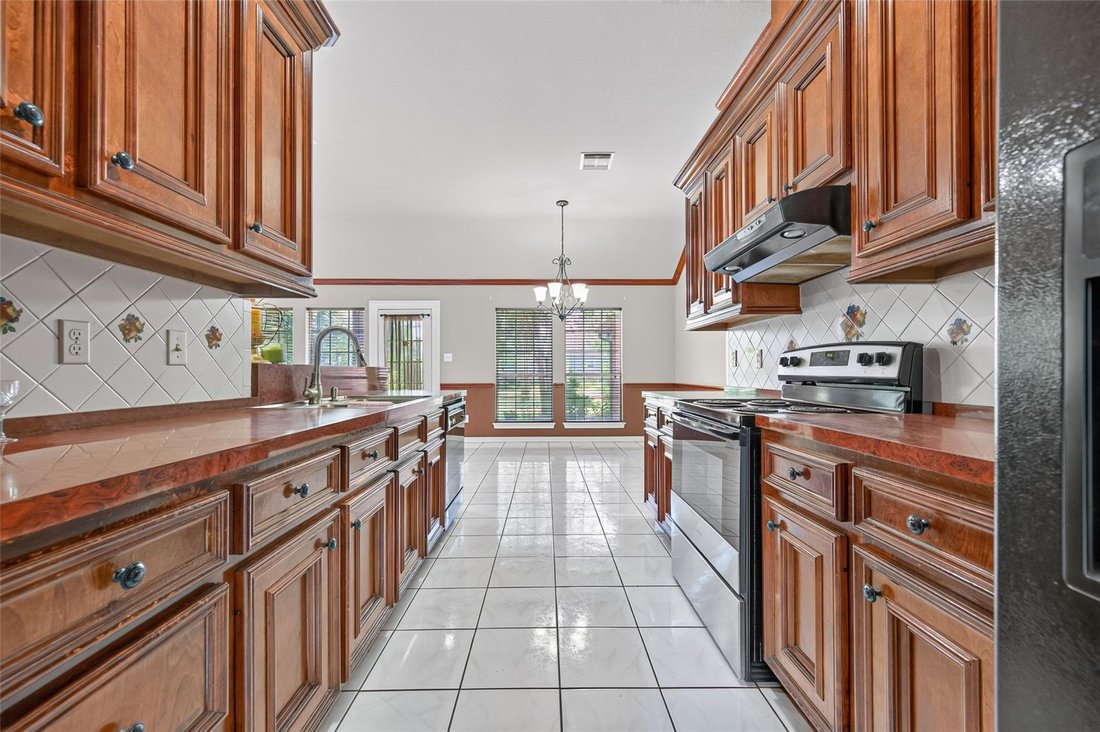 House in Tomball, Texas, United States 5 - 18366660