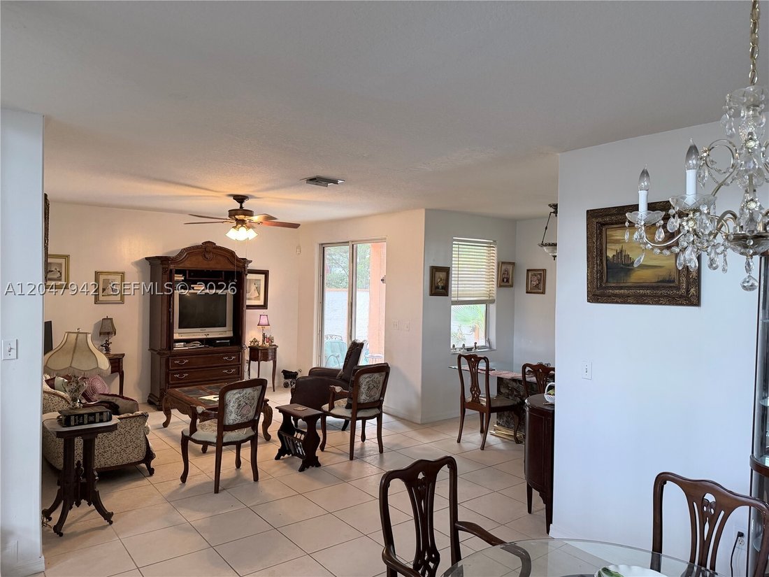 House in Doral, Florida, United States 3 - 18366121