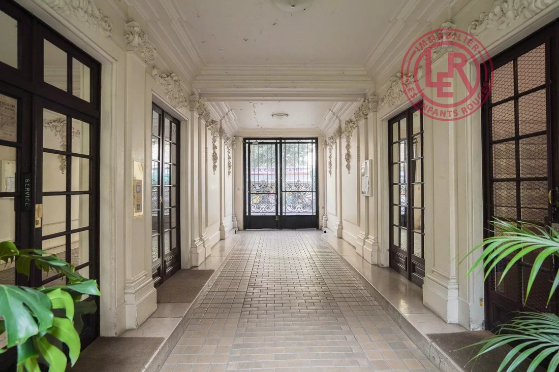 Apartment in Louis Blanc-Aqueduc, Paris 10e Arrondissement, Paris 3 - 18363809